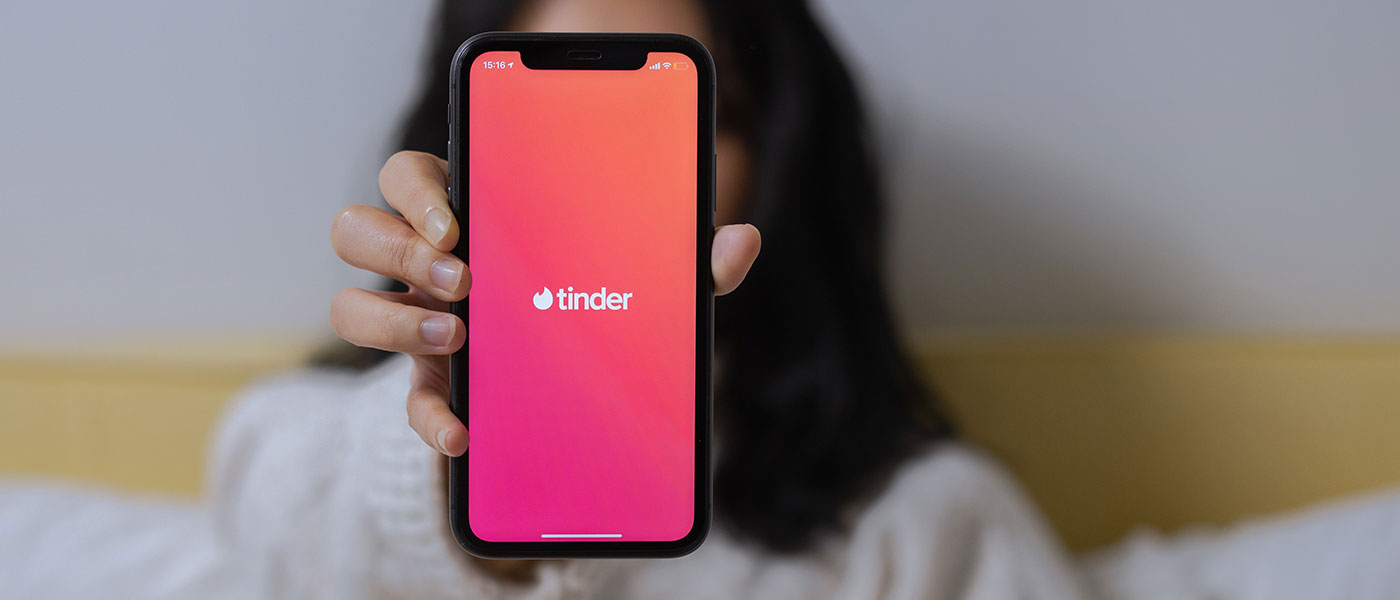 IS online dating socially acceptable? Apps such as Tinder.