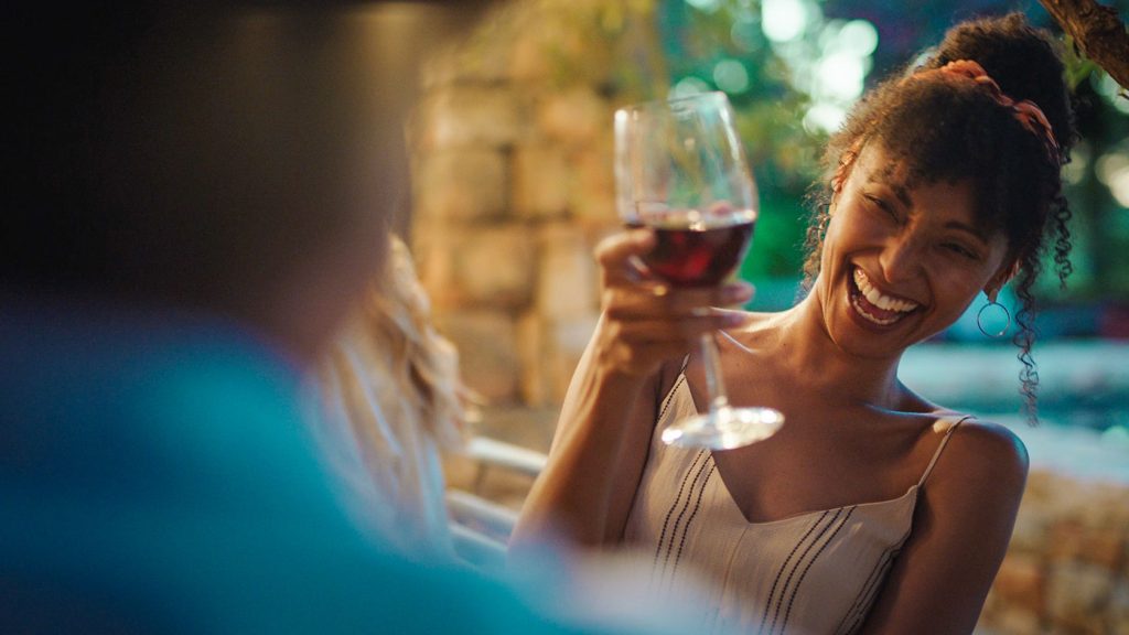 A man and woman enjoying their Table for two date